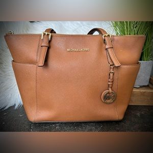 MICHAEL Michael Kors
Jet Set East-West Leather Tote Bag